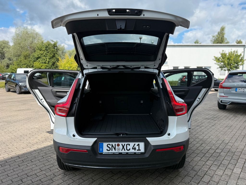 Volvo XC40 2025