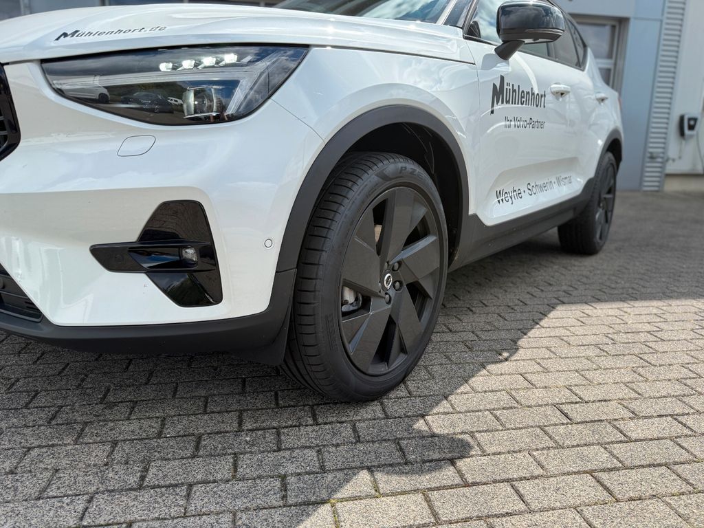 Volvo XC40 2025