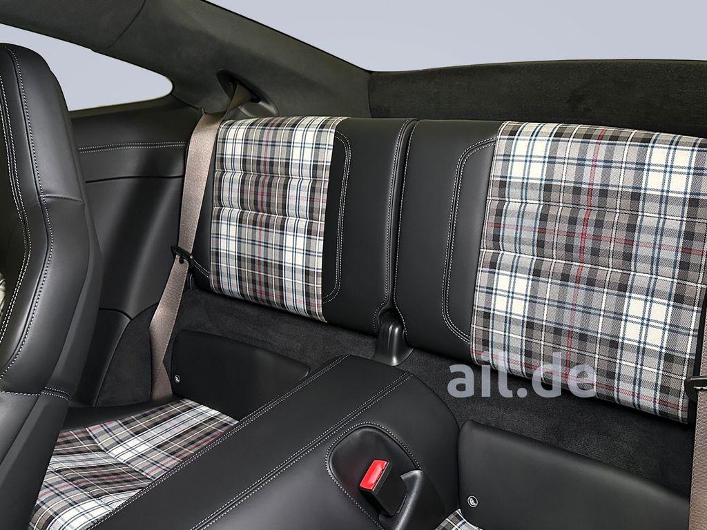 Porsche 992 2025