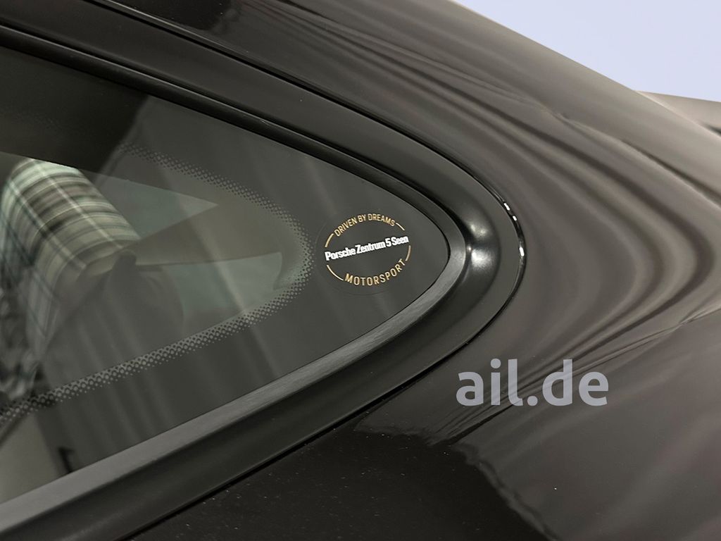 Porsche 992 2025