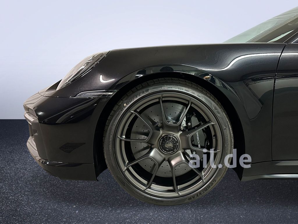 Porsche 992 2025