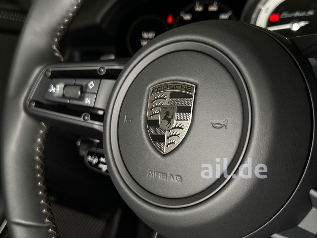 Porsche 992 2025
