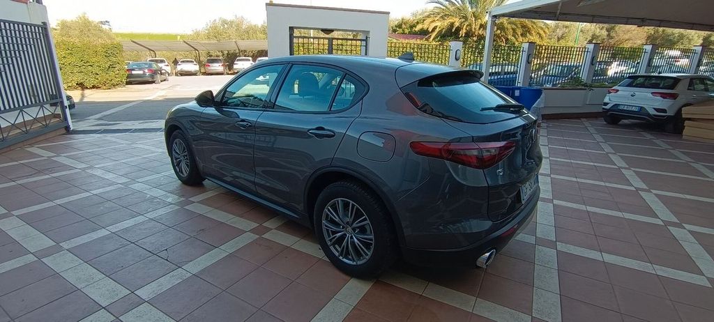 Alfa Romeo Stelvio 2021