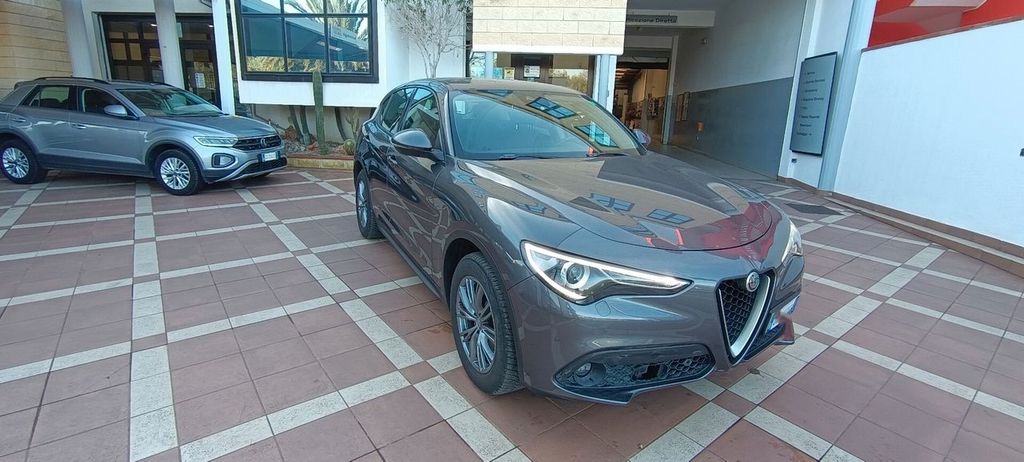 Alfa Romeo Stelvio 2021