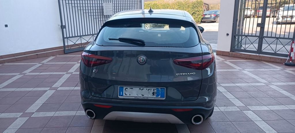 Alfa Romeo Stelvio 2021