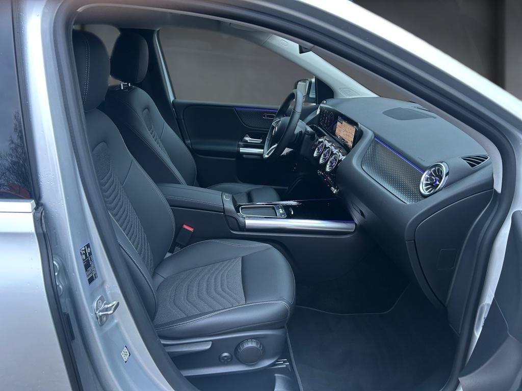 Mercedes-Benz B 200 2024