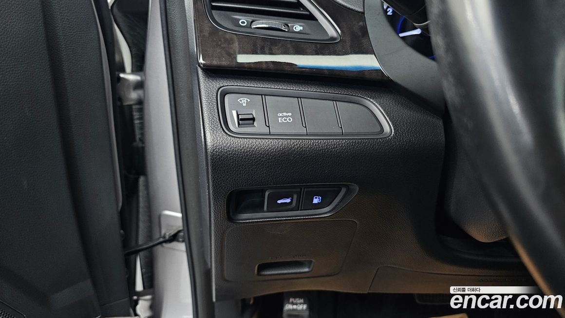 Hyundai Grandeur 2011