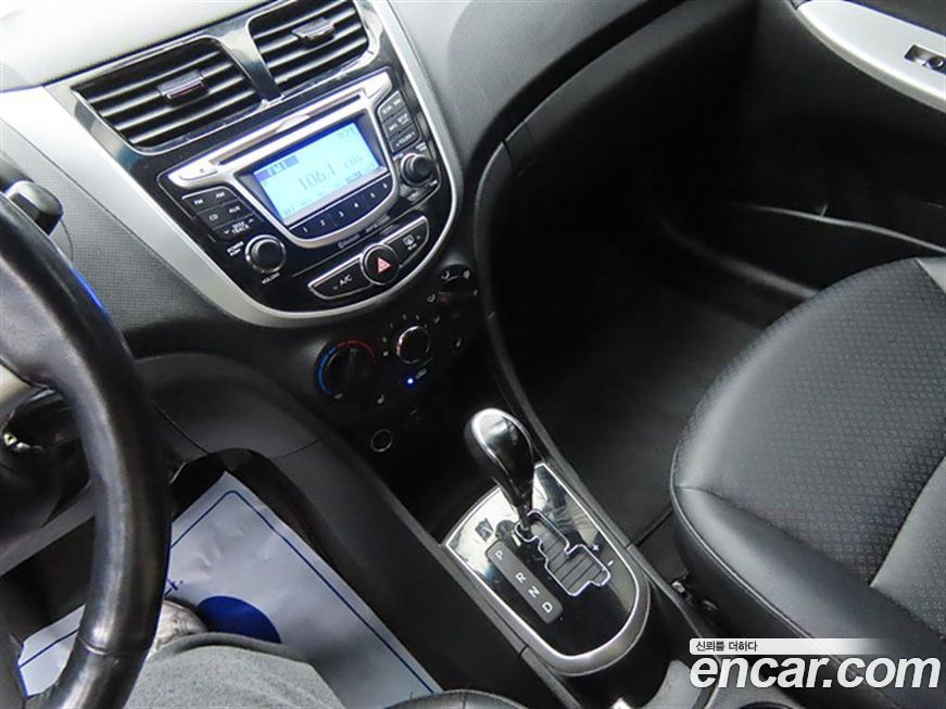 Hyundai Accent 2015