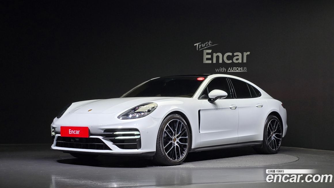 Porsche Panamera 2021