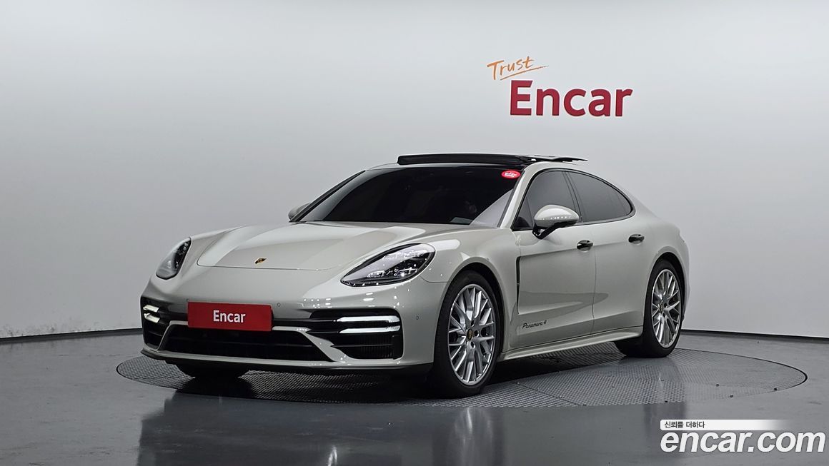 Porsche Panamera 2021