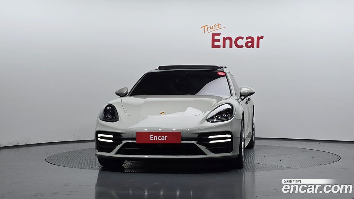 Porsche Panamera 2021