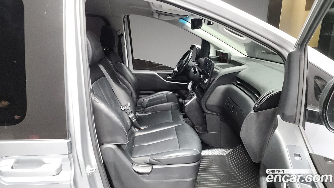 Hyundai Staria 2022