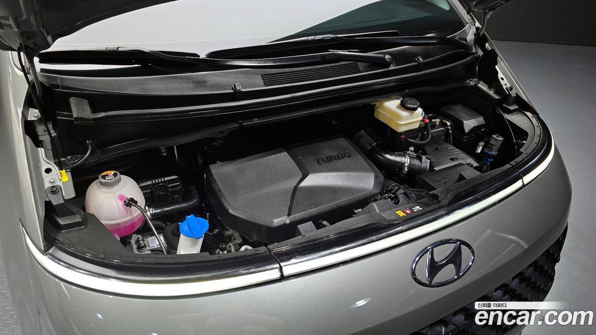 Hyundai Staria 2023