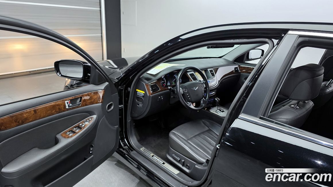 Hyundai Genesis 2011