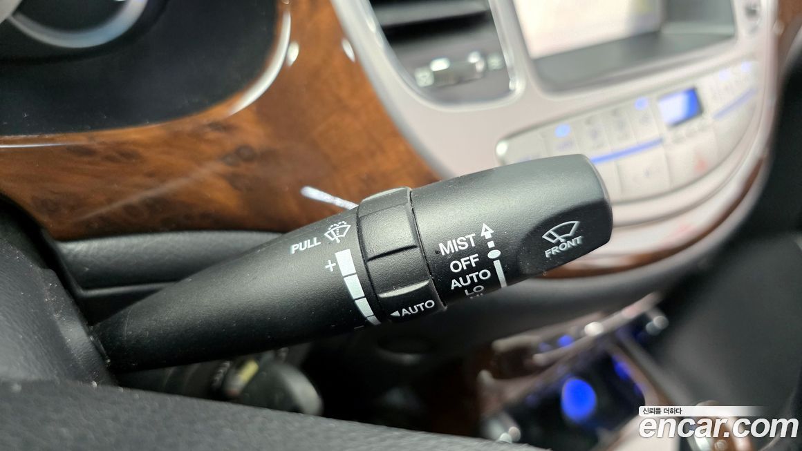 Hyundai Genesis 2011