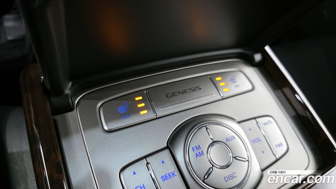 Hyundai Genesis 2011