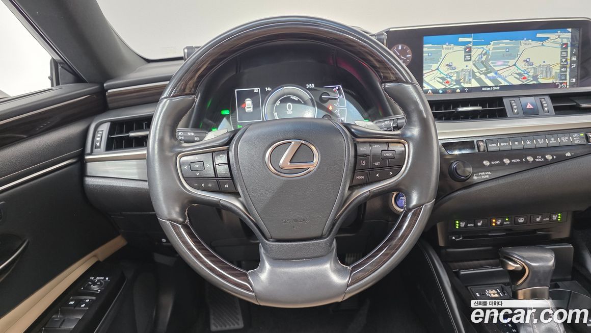 Lexus ES 2019