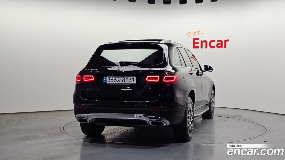 Mercedes-Benz GLC-Class 2021