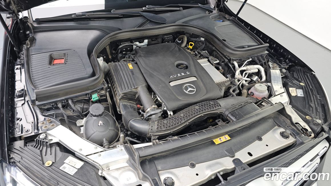 Mercedes-Benz GLC-Class 2021