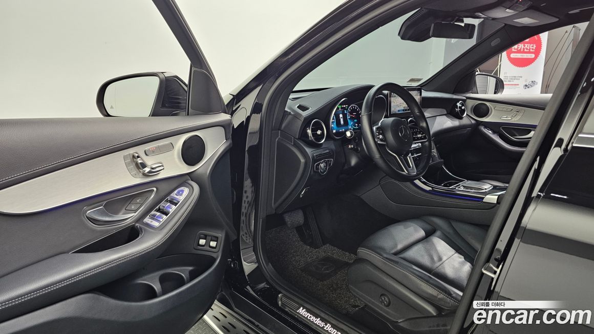 Mercedes-Benz GLC-Class 2021