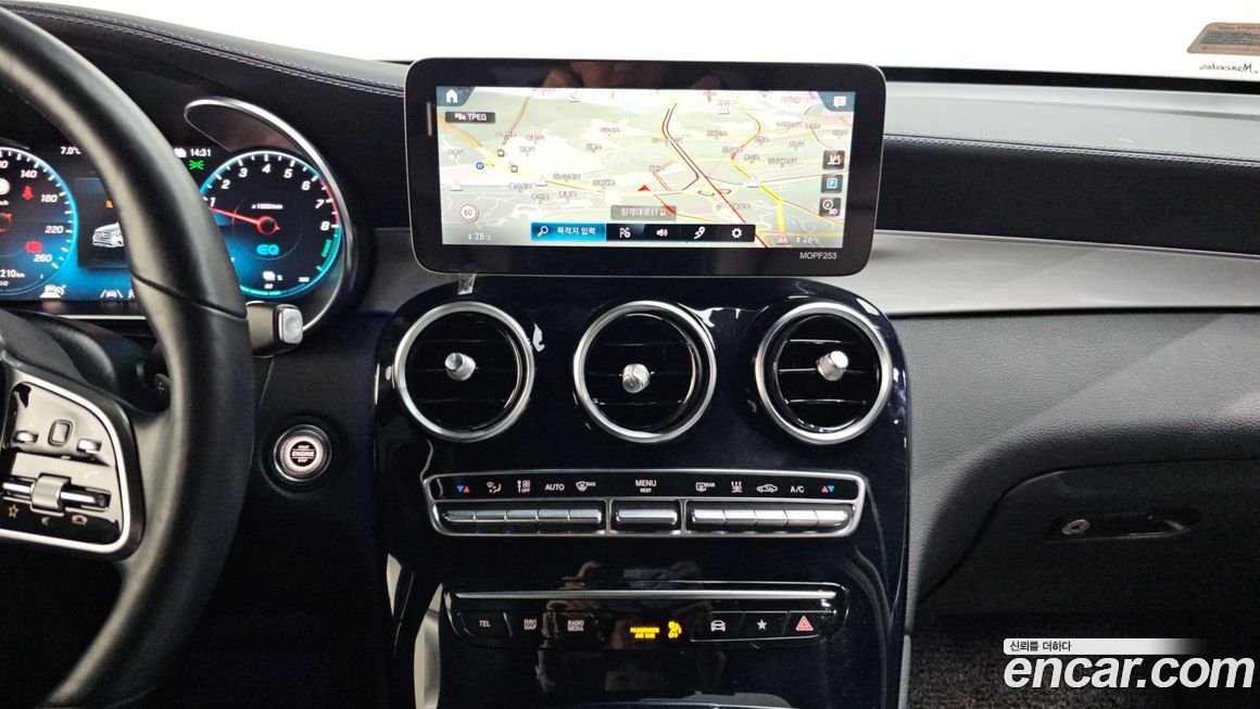 Mercedes-Benz GLC-Class 2021