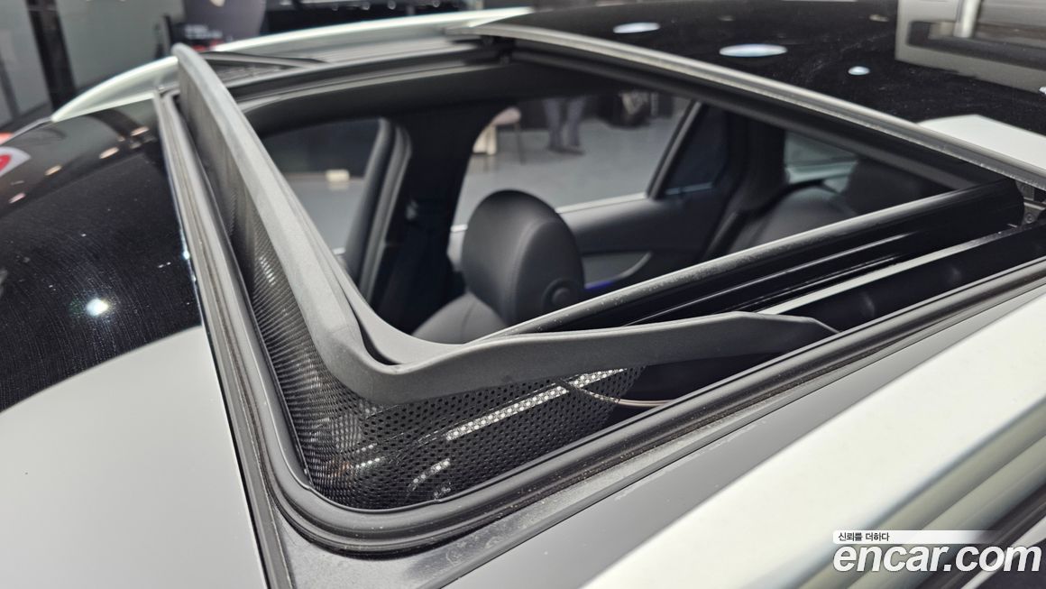 Mercedes-Benz GLC-Class 2021