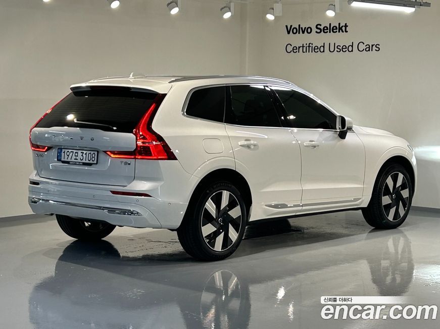 Volvo XC60 2025