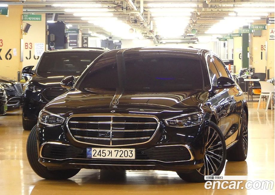Mercedes-Benz S-Class 2021
