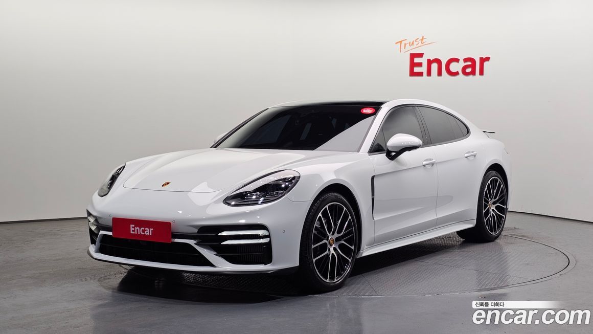 Porsche Panamera 2021