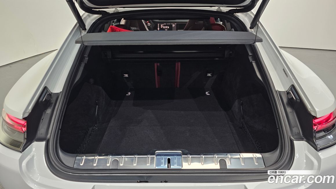 Porsche Panamera 2021