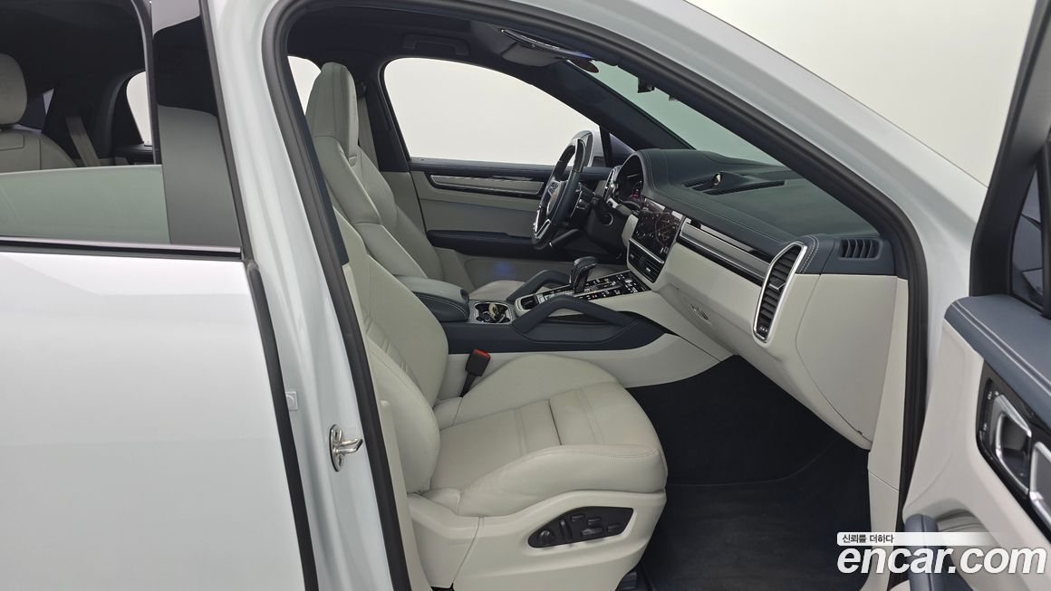 Porsche Cayenne 2023