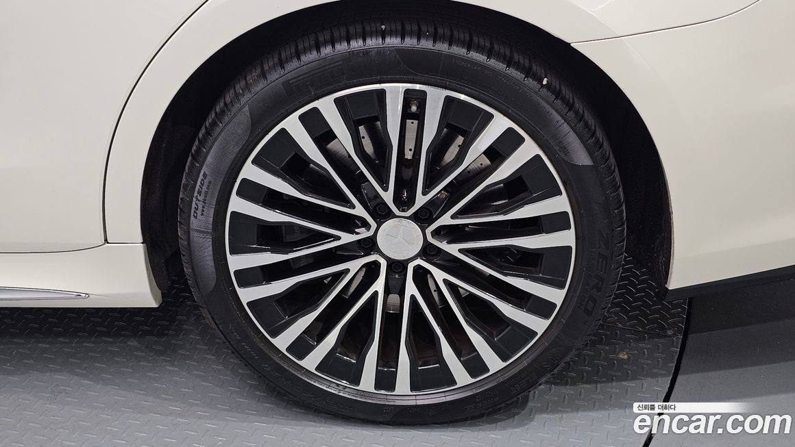 Mercedes-Benz S-Class 2021