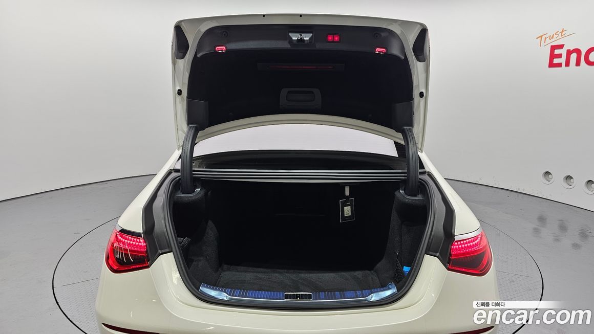 Mercedes-Benz S-Class 2021