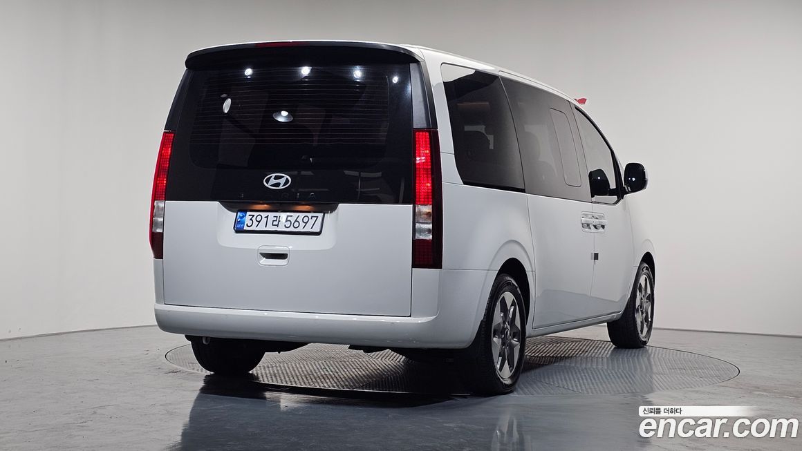 Hyundai Staria 2025