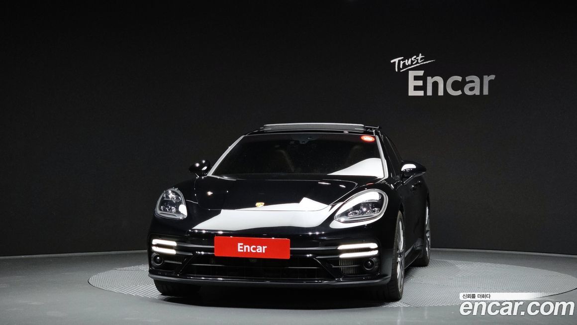 Porsche Panamera 2021