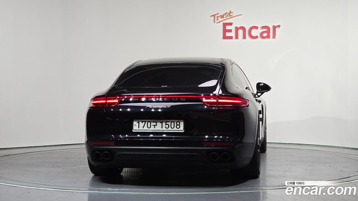 Porsche Panamera 2020