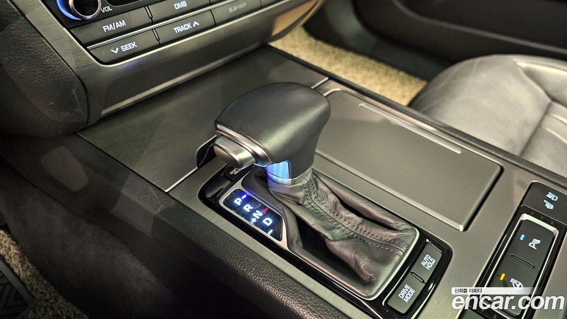 Hyundai Genesis 2016