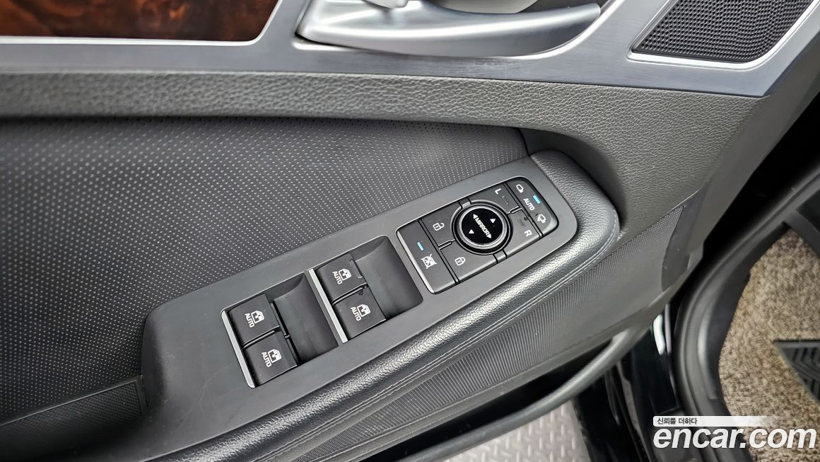 Hyundai Genesis 2016