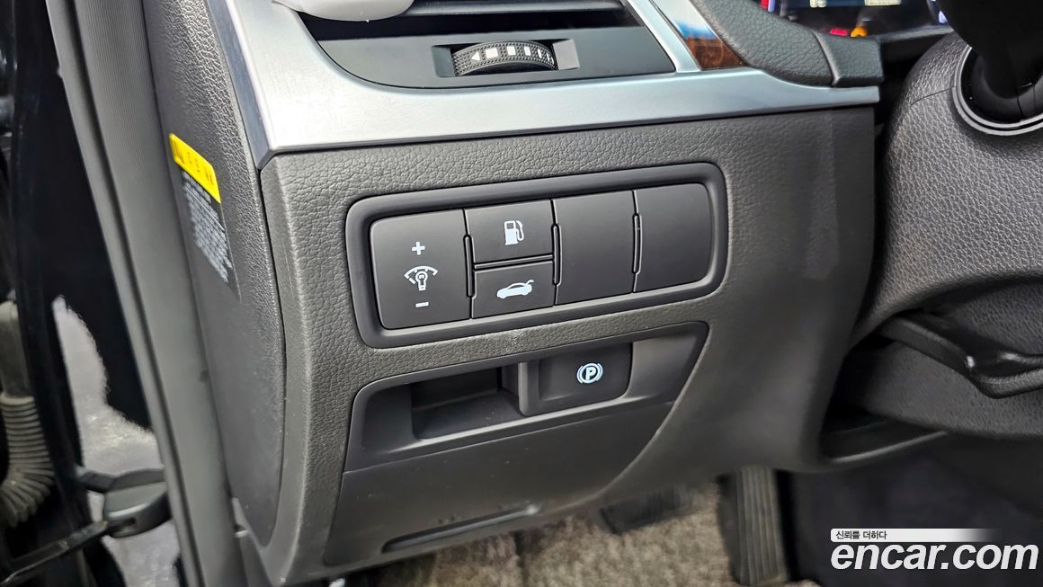 Hyundai Genesis 2016