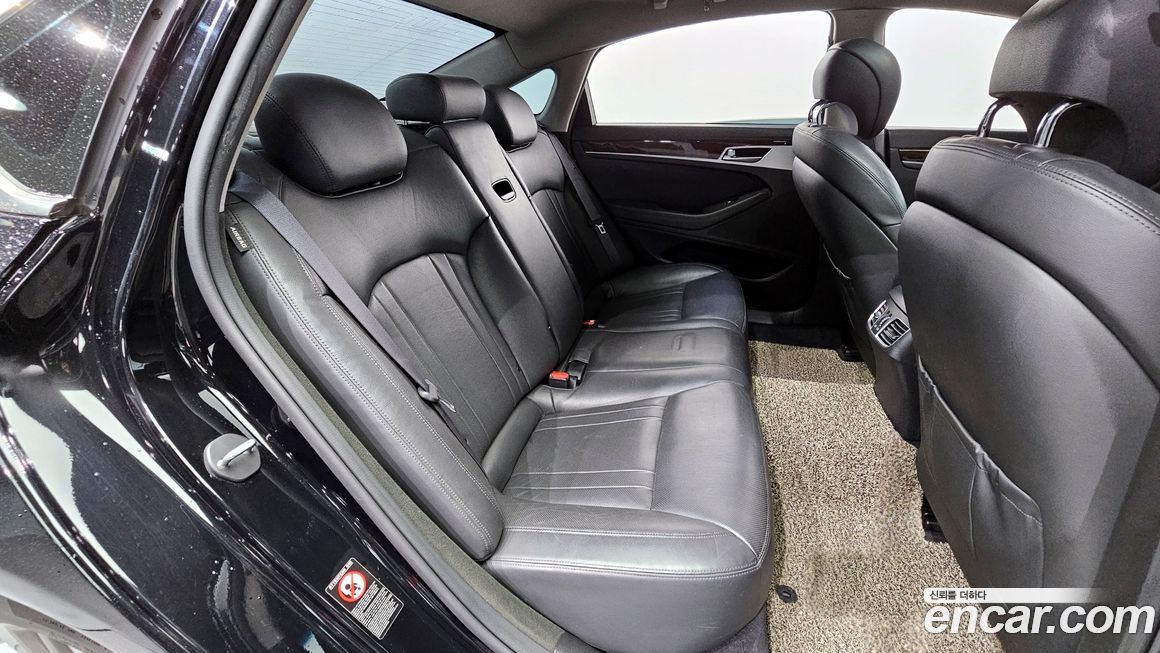 Hyundai Genesis 2016