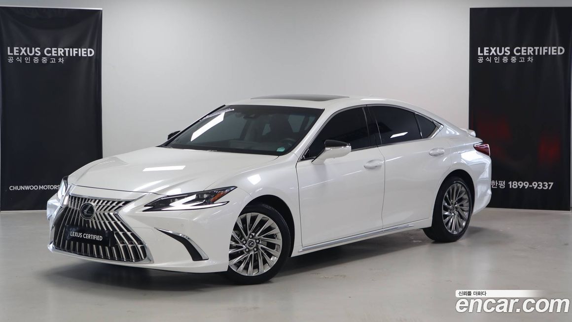Lexus ES 2025