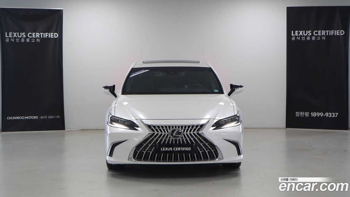 Lexus ES 2025