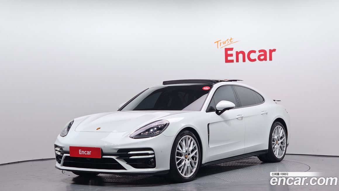 Porsche Panamera 2021