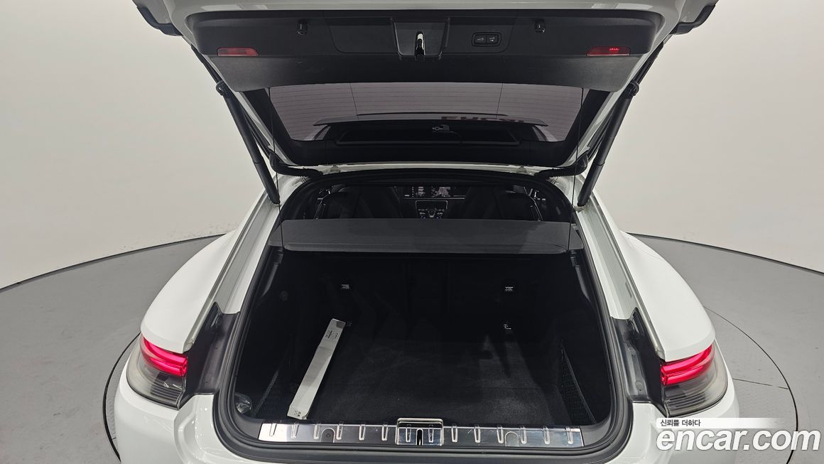 Porsche Panamera 2021