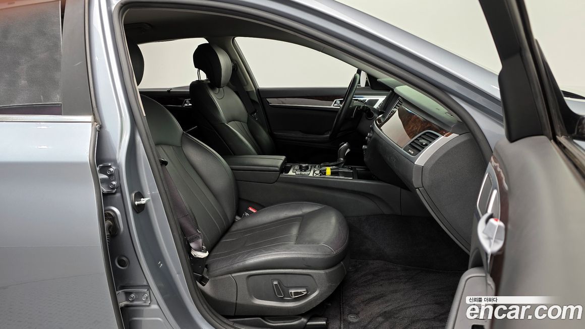 Hyundai Genesis 2016