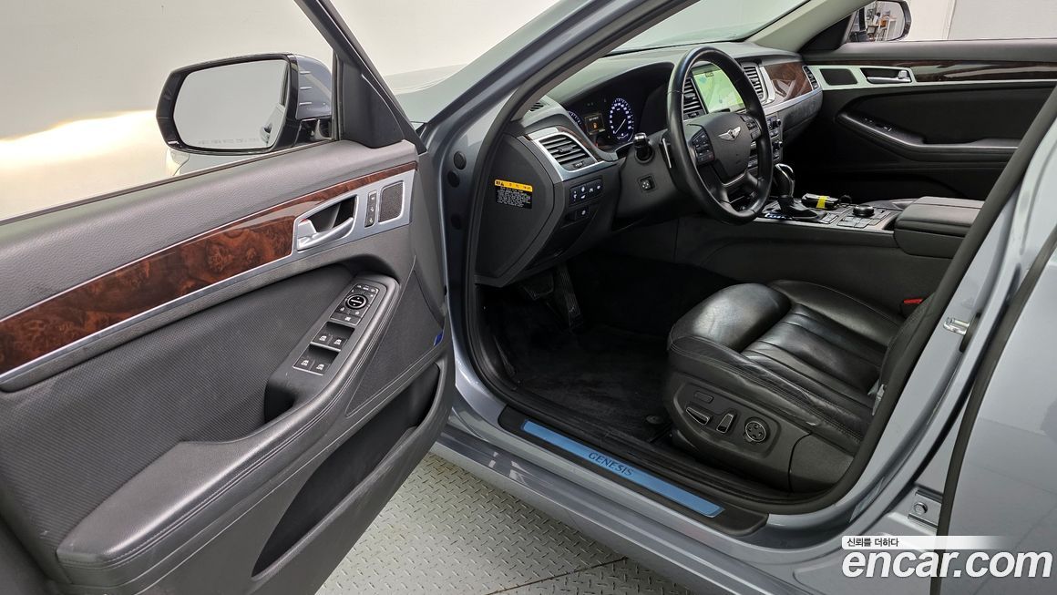 Hyundai Genesis 2016