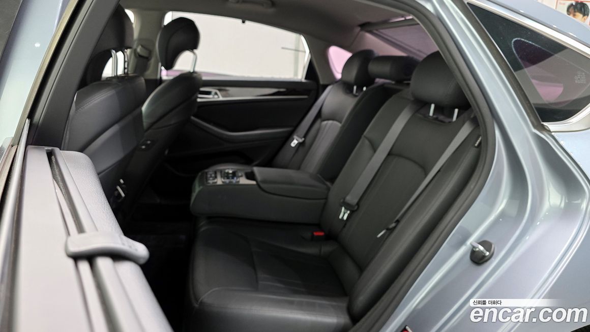 Hyundai Genesis 2016