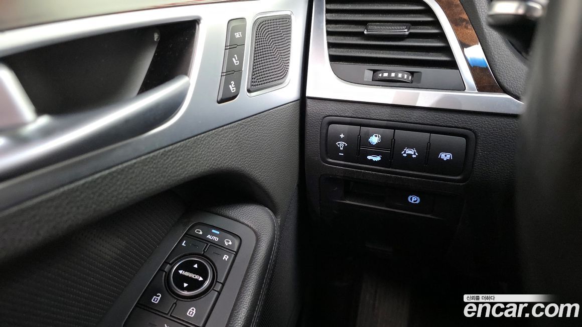 Hyundai Genesis 2016