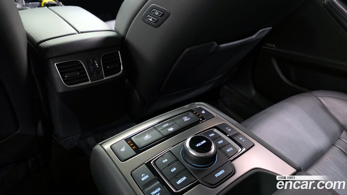 Hyundai Genesis 2016