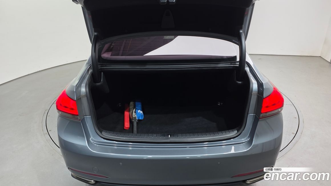 Hyundai Genesis 2016